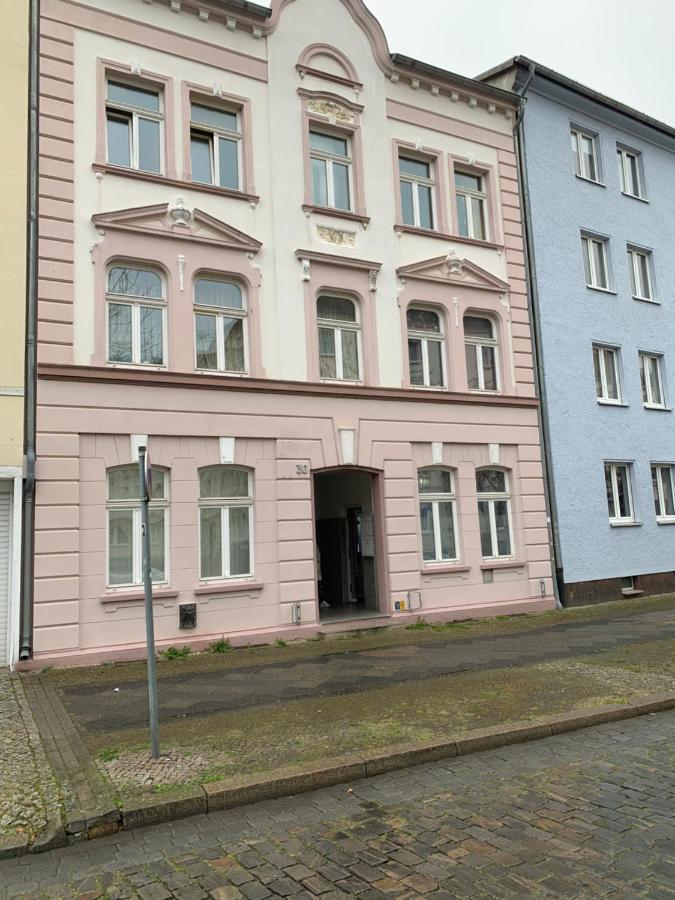 Exklusive Stadtwohnung Am Elbradweg: Best-Preis-Fewo Rathausblick 1 Fuer Max. 3 Pers. Inkl. Wlan, Prime Video & Self Check-In Wittenberge Extérieur photo